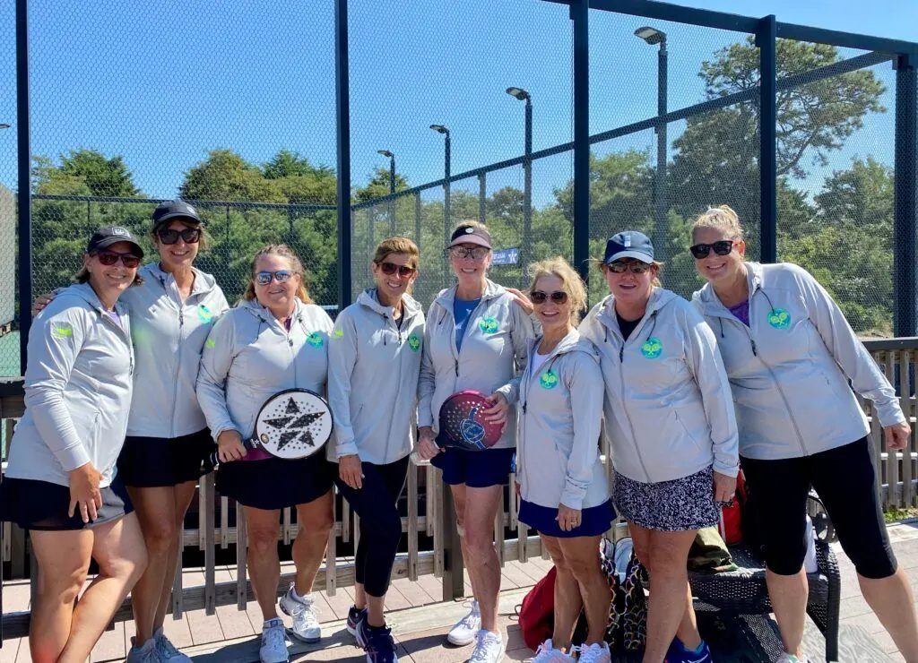 Womens session group courtside