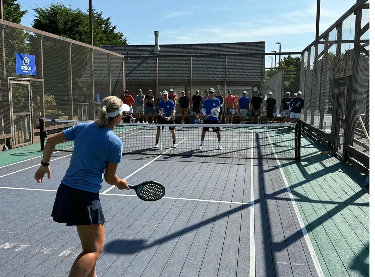 Mixed group during court session